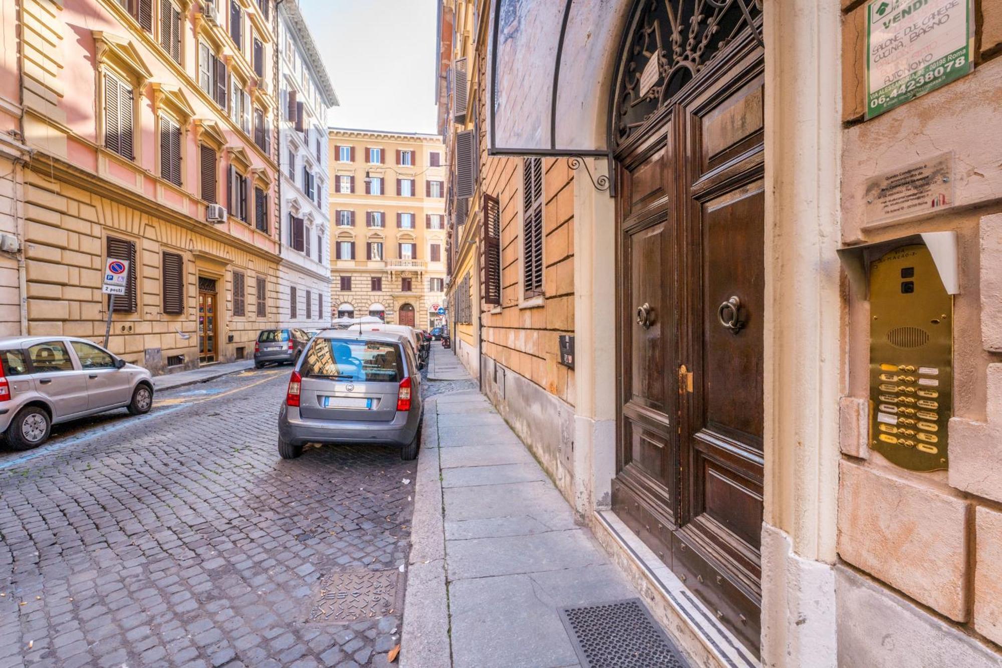 Apartamento Dimora Esedra, Historical Flat In The Heart Of *